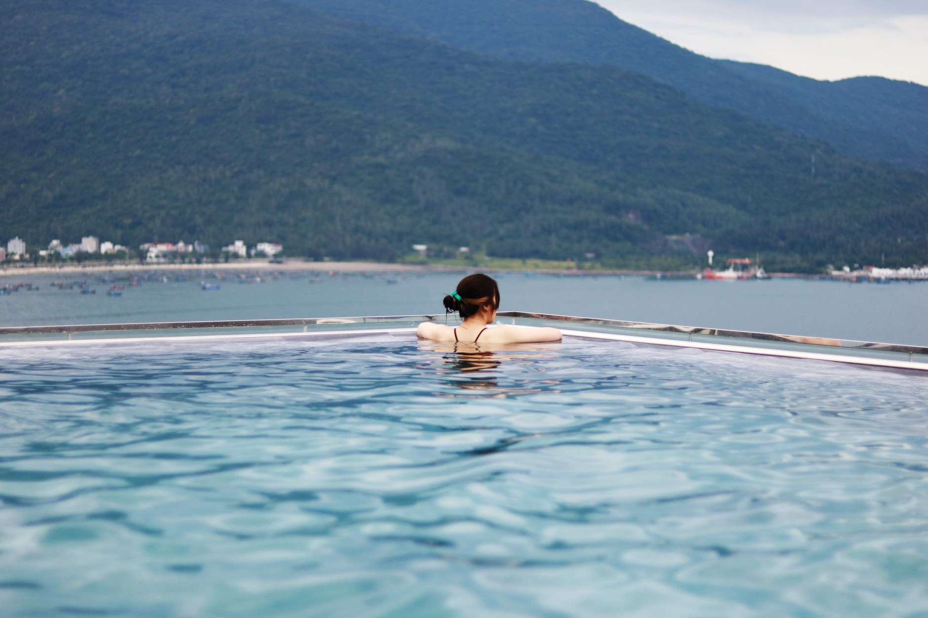 다낭 Da Nang beach view swimming pool