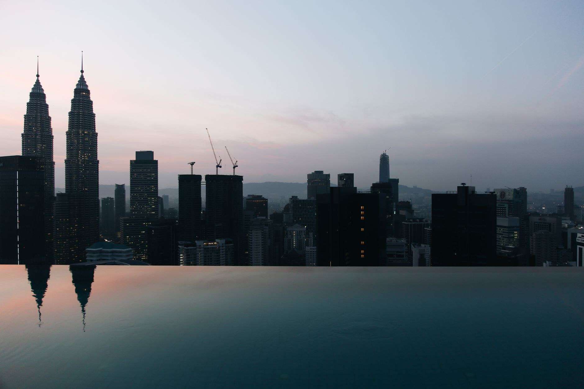 쿠알라룸푸르 Kuala Lumpur city skyline infinity pool