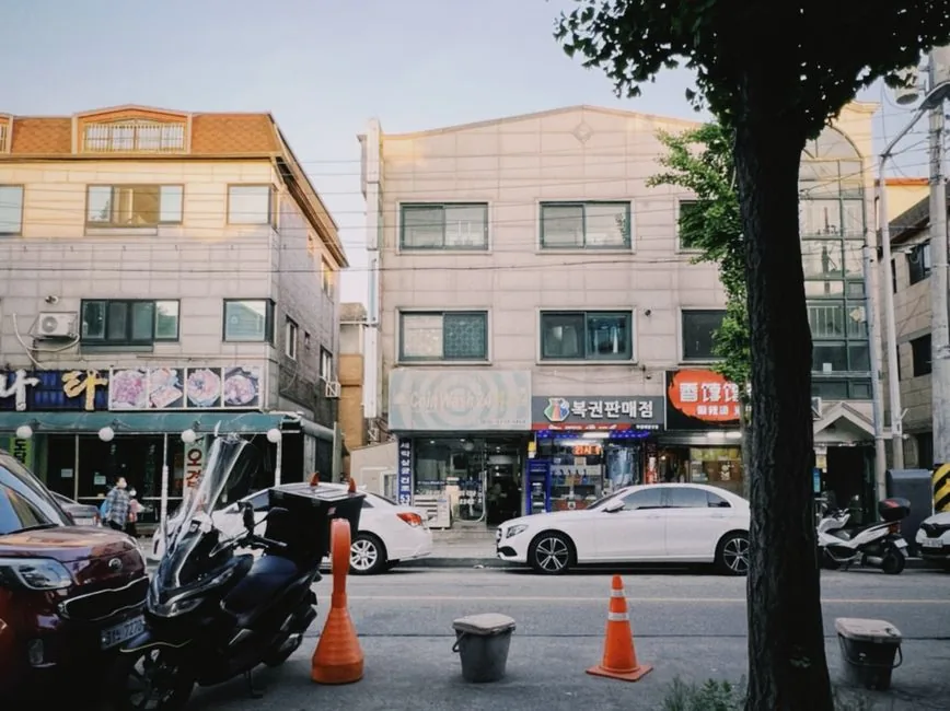 순천역 근처의 합리적인 숙소로, 평일 예약 시 예산을 아낄 수 있는 선택지입니다.